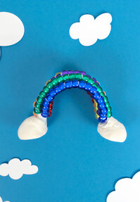 https://w-ww.prshots.co.uk/contents/archives/3746/1580/images/thumb350x287_auto/hobbycraft_kids-bead-rainbow-making-5_thumb.jpg
