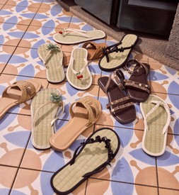 Flower Metallic Seagrass Flip Flops Green
